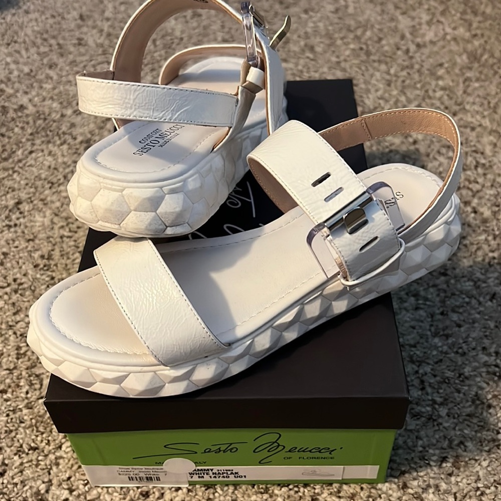White Naplak comfort platform sandals,Size 7.Made in Italy.Brand new.